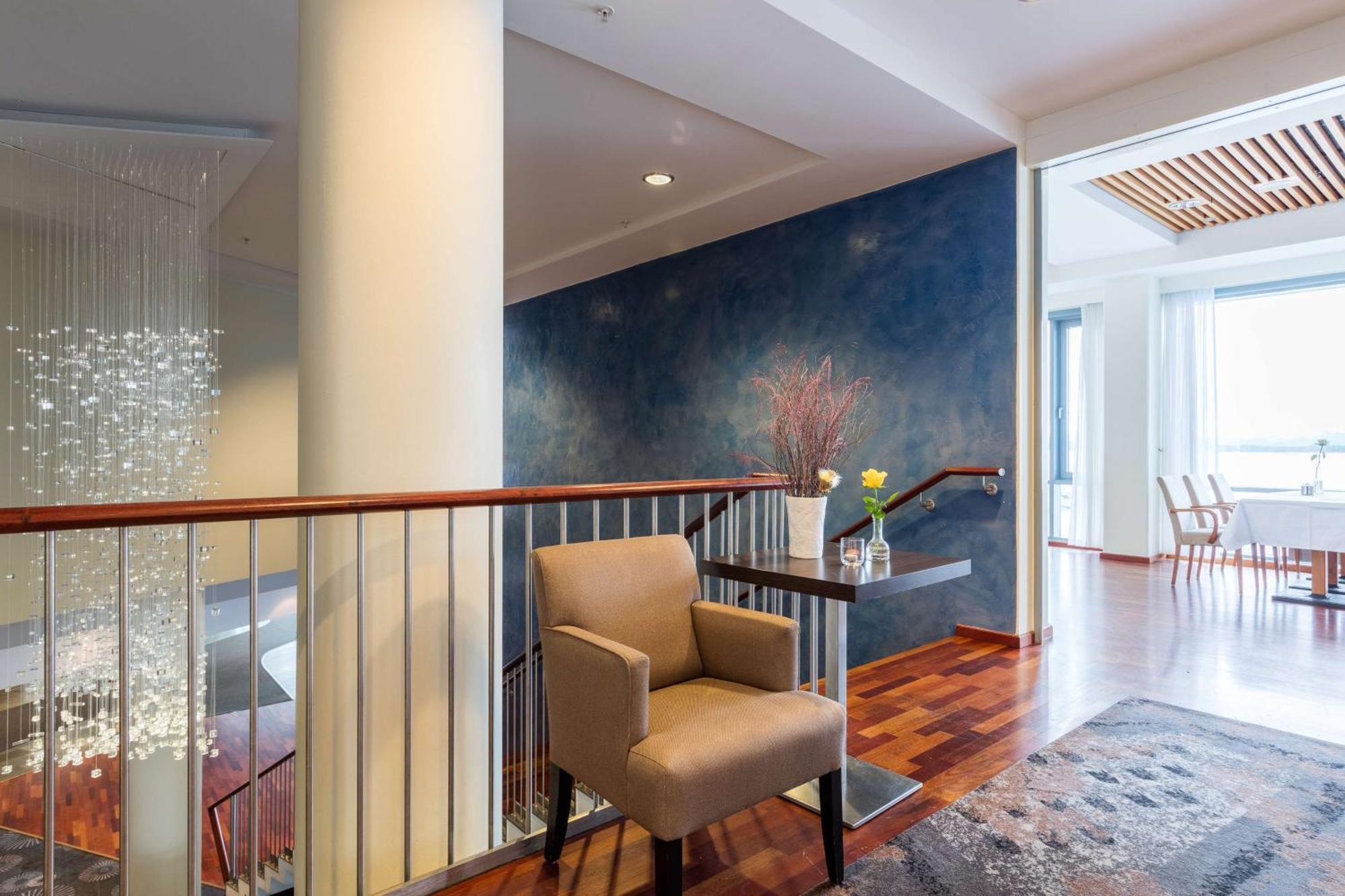Scandic Seilet Hotel Молде Экстерьер фото
