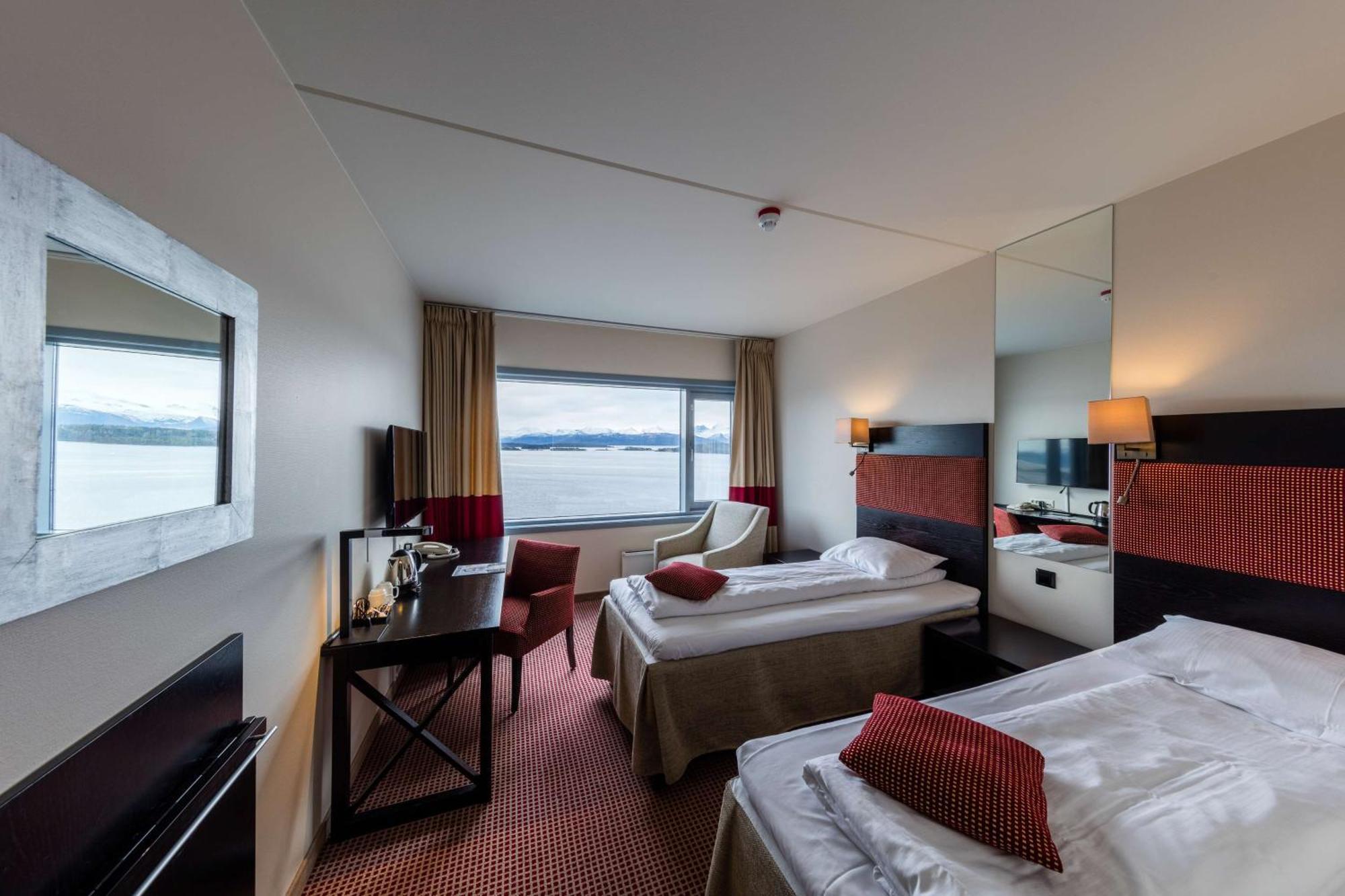 Scandic Seilet Hotel Молде Экстерьер фото