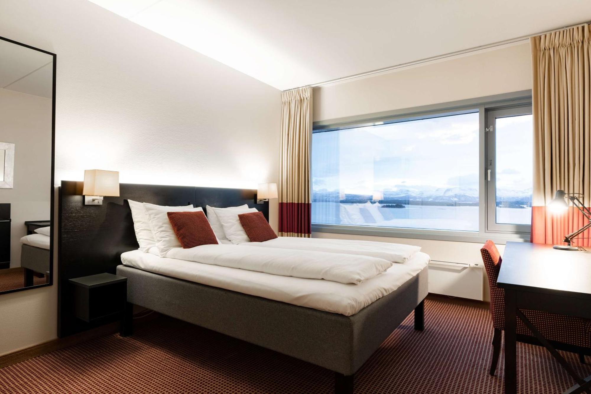 Scandic Seilet Hotel Молде Экстерьер фото